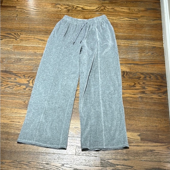 Cozy Grey Tracksuit - Picture 5 of 10